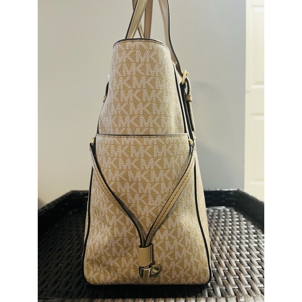 Michael Kors Voyager EW Tote Luxury Signature MK Vanilla Gold Shoulder Bag NWOT - Picture 3 of 11